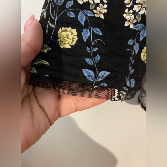 Vintage black floral pattern blouse - Picture 4 of 5